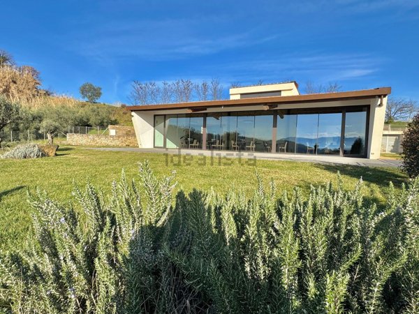 casa indipendente in vendita ad Olevano Romano