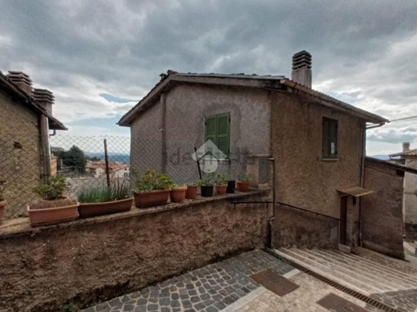 appartamento in vendita ad Olevano Romano