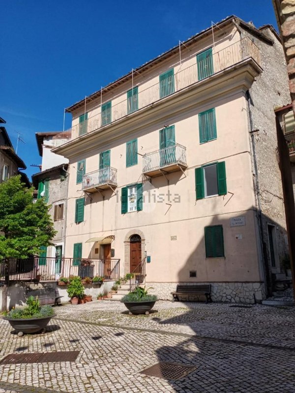 appartamento in vendita ad Olevano Romano
