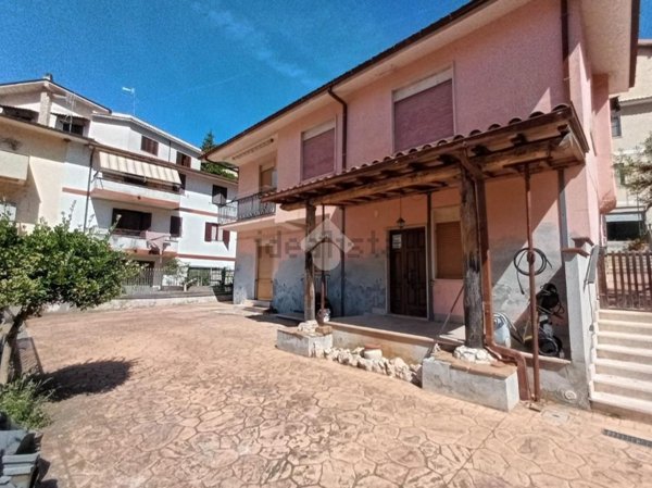 appartamento in vendita ad Olevano Romano