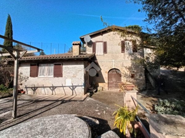 casa indipendente in vendita ad Olevano Romano