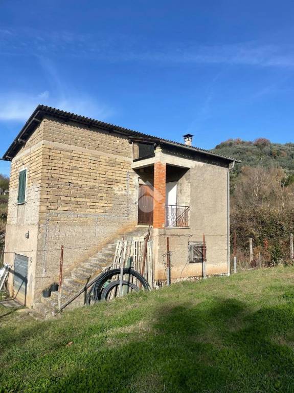 casa indipendente in vendita ad Olevano Romano