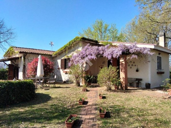 casa indipendente in vendita ad Olevano Romano