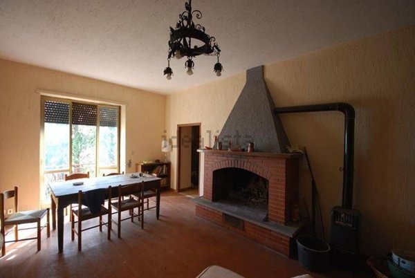 casa indipendente in vendita ad Olevano Romano