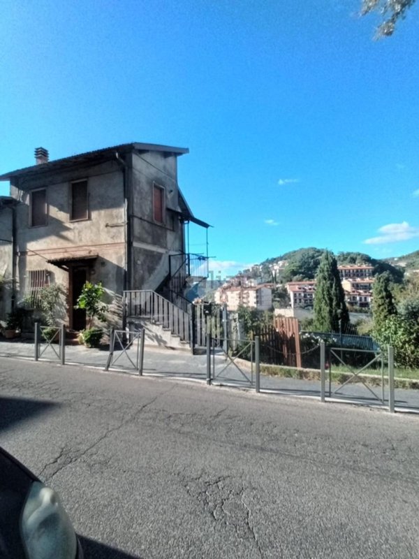 appartamento in vendita ad Olevano Romano