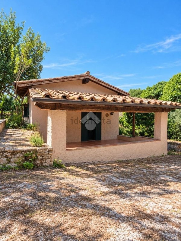 casa indipendente in vendita ad Olevano Romano