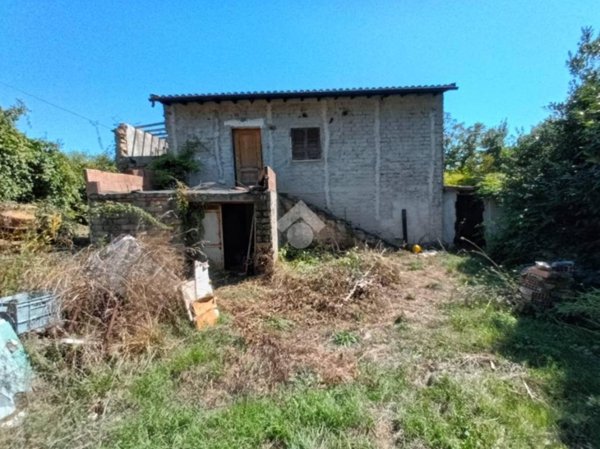 casa indipendente in vendita ad Olevano Romano