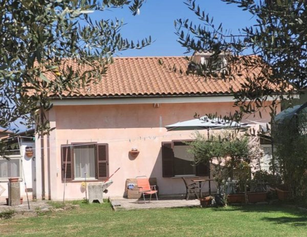 casa indipendente in vendita a Palestrina in zona Carchitti