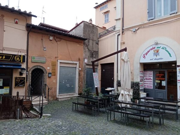 locale commerciale in vendita a Palestrina