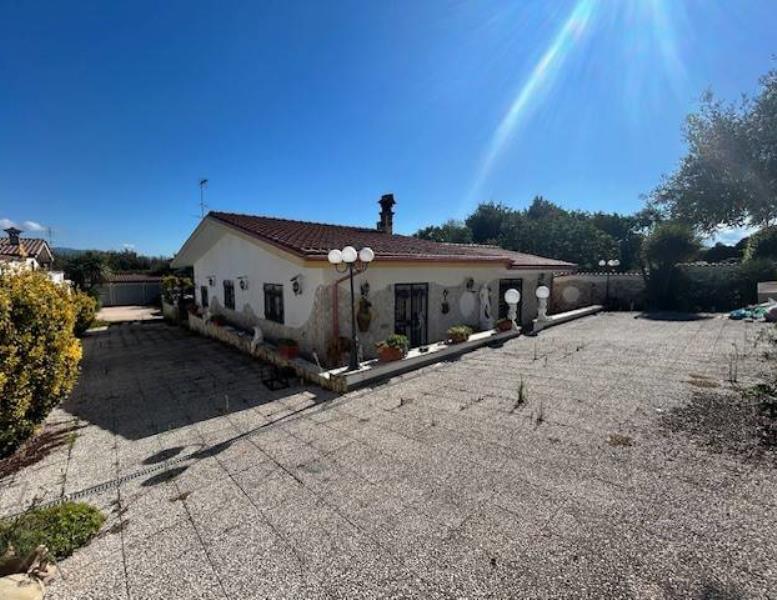 casa indipendente in vendita a Palestrina in zona Carchitti