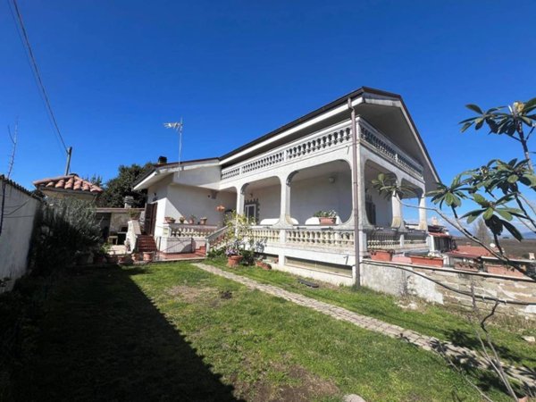 casa indipendente in vendita a Palestrina in zona Carchitti