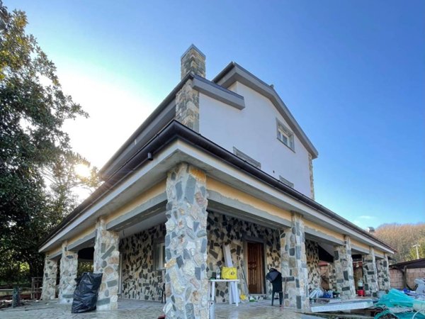 casa indipendente in vendita a Palestrina in zona Carchitti
