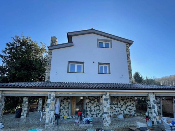 casa indipendente in vendita a Palestrina in zona Carchitti