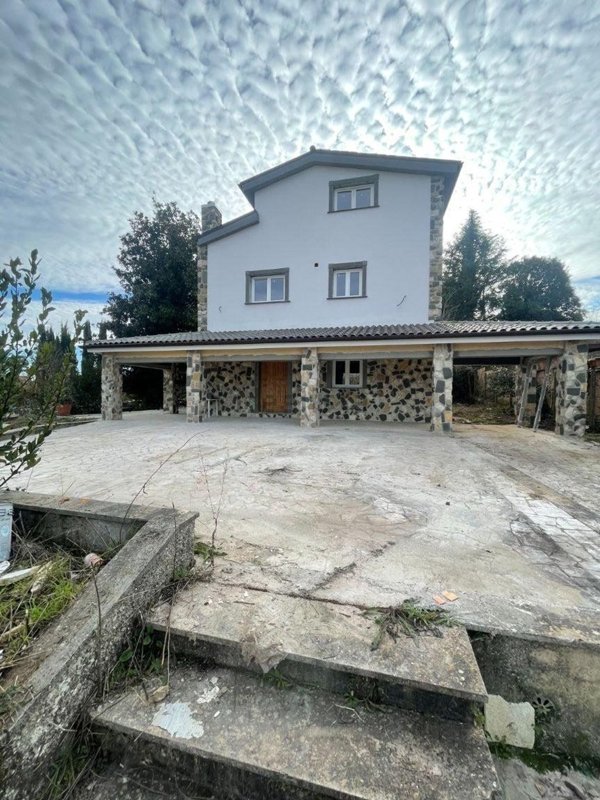 casa indipendente in vendita a Palestrina in zona Carchitti