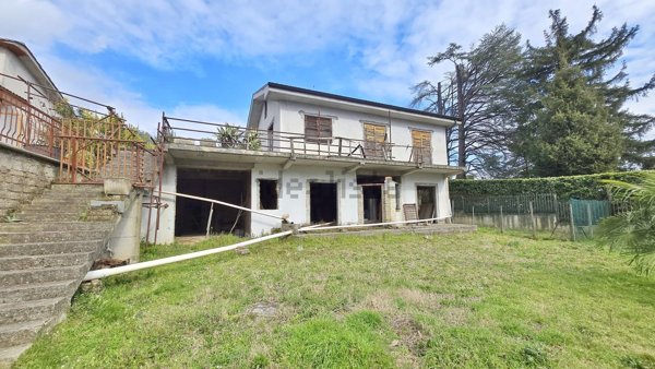 casa indipendente in vendita a Palestrina in zona Valvarino