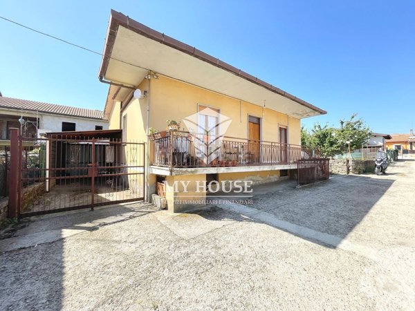 casa indipendente in vendita a Palestrina in zona Carchitti