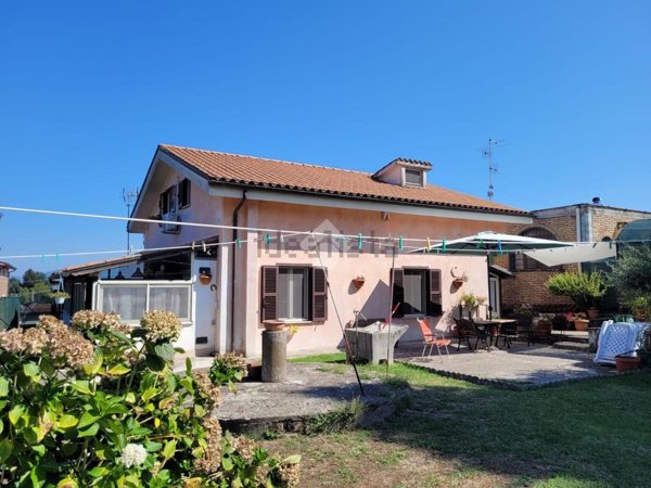 appartamento in vendita a Palestrina in zona Carchitti