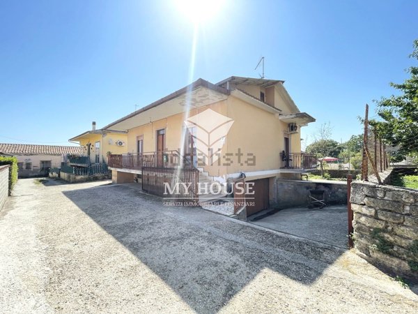 casa indipendente in vendita a Palestrina in zona Carchitti
