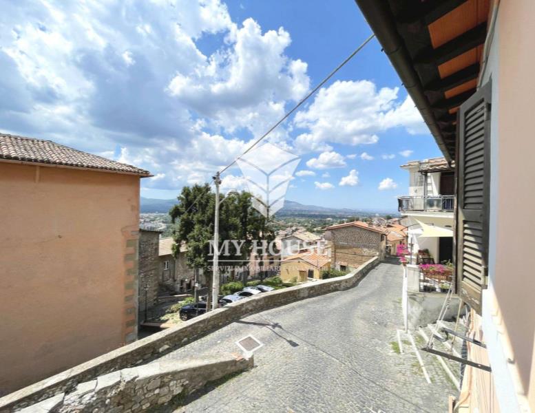 casa indipendente in vendita a Palestrina in zona Carchitti