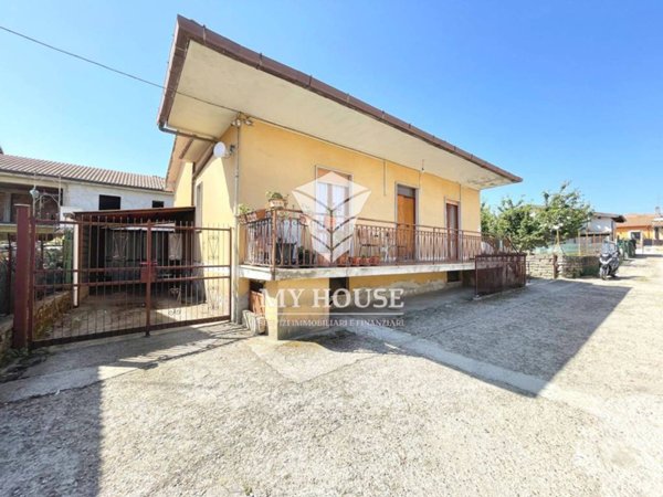 casa indipendente in vendita a Palestrina in zona Carchitti