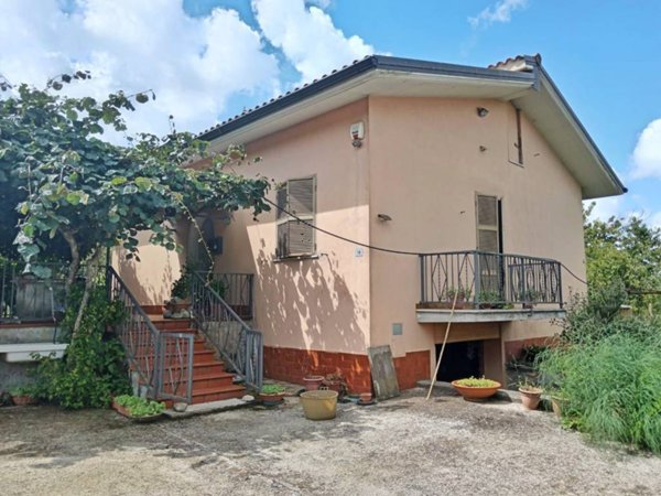 casa indipendente in vendita a Palestrina in zona Valvarino