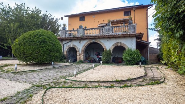 appartamento in vendita a Palestrina in zona Carchitti