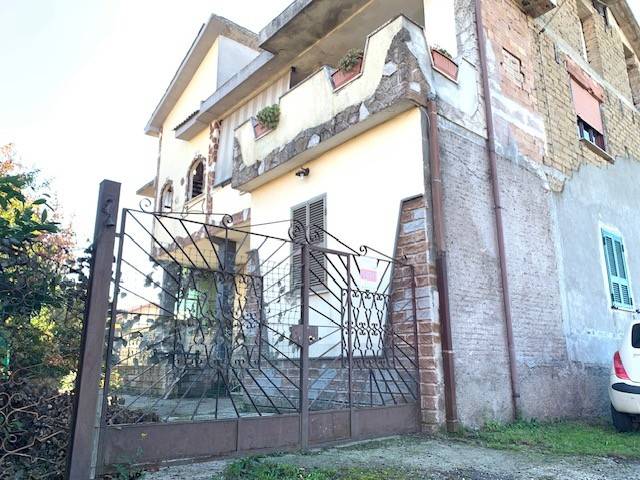 appartamento in vendita a Palestrina in zona Valvarino