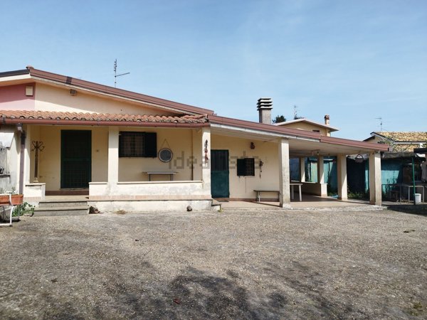 appartamento in vendita a Palestrina in zona Carchitti