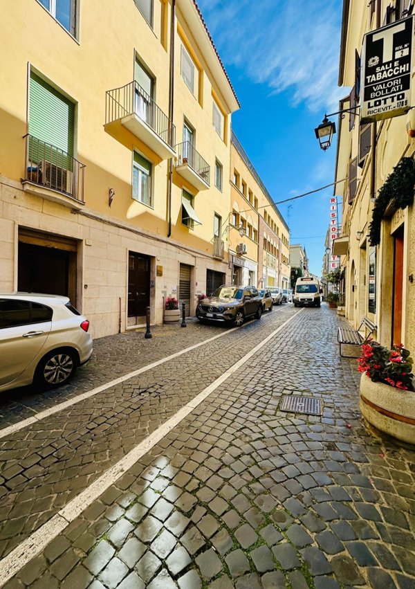 locale commerciale in vendita a Palestrina