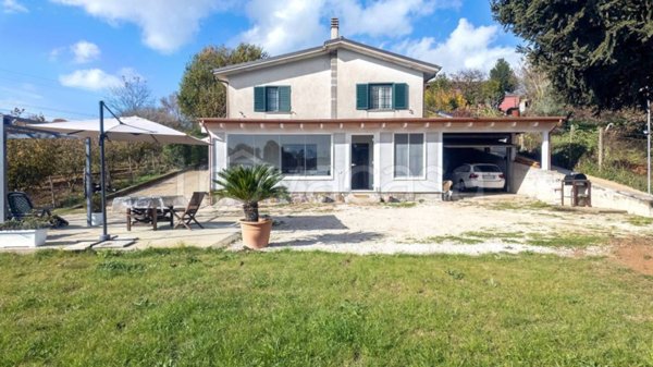 casa indipendente in vendita a Palestrina in zona Carchitti