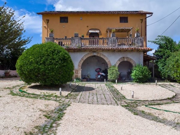 casa indipendente in vendita a Palestrina in zona Carchitti