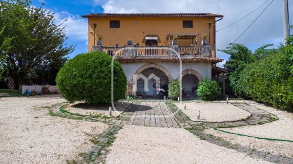 appartamento in vendita a Palestrina in zona Carchitti