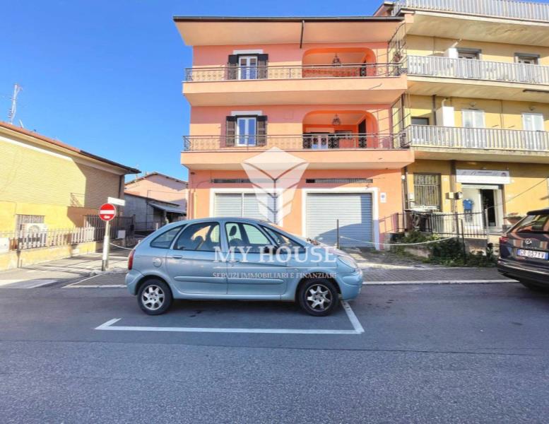 appartamento in vendita a Palestrina in zona Carchitti