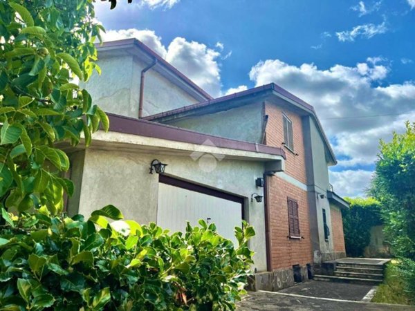 casa indipendente in vendita a Palestrina in zona Carchitti