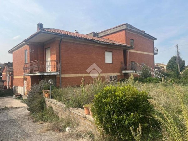 casa indipendente in vendita a Palestrina in zona Carchitti