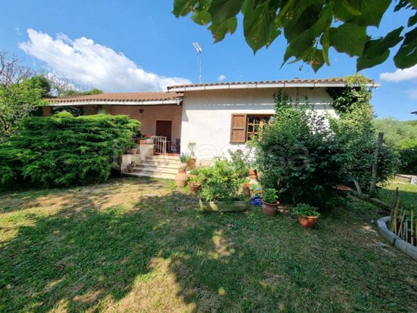 casa indipendente in vendita a Palestrina in zona Carchitti