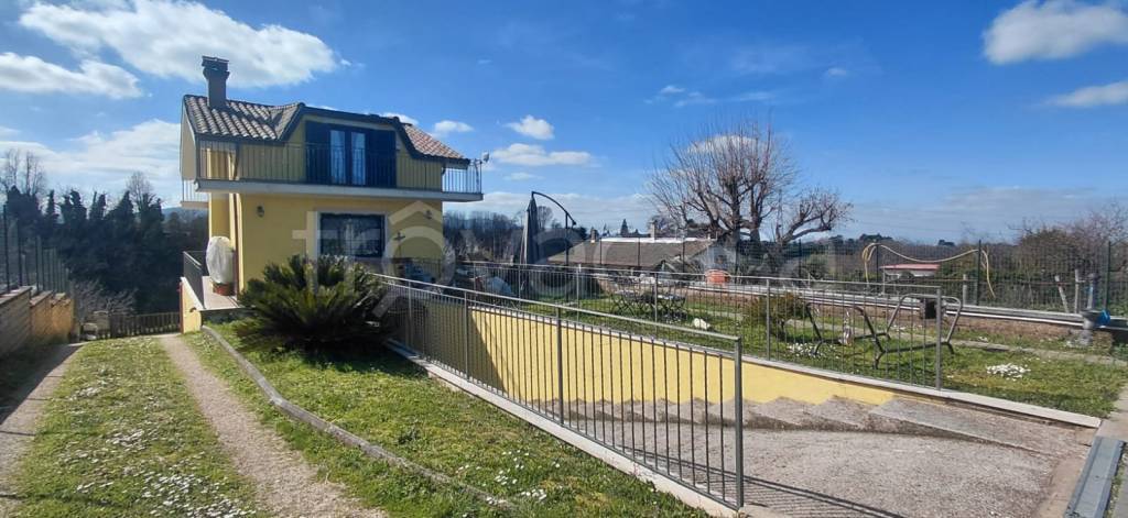 casa indipendente in vendita a Palestrina in zona Carchitti