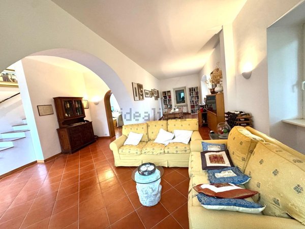 casa indipendente in vendita a Palestrina in zona Valvarino