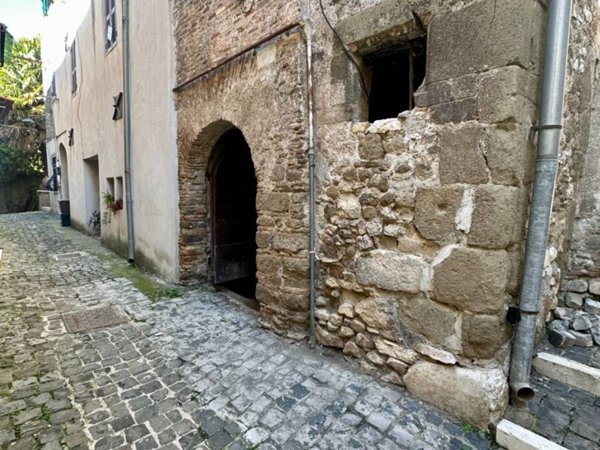 locale commerciale in vendita a Palestrina