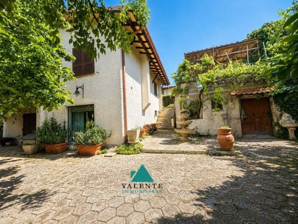 casa indipendente in vendita a Palestrina in zona Carchitti