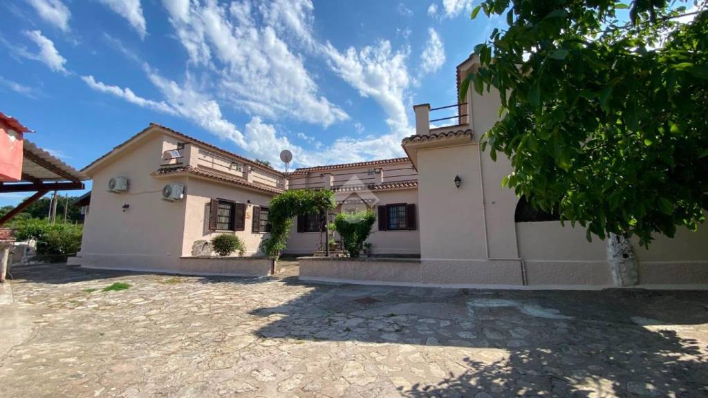 casa indipendente in vendita a Palestrina in zona Valvarino