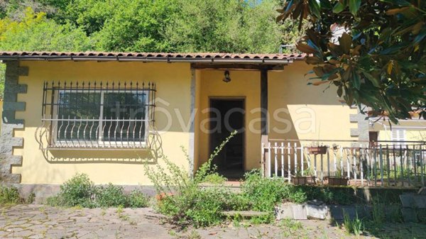 casa indipendente in vendita a Palestrina in zona Carchitti