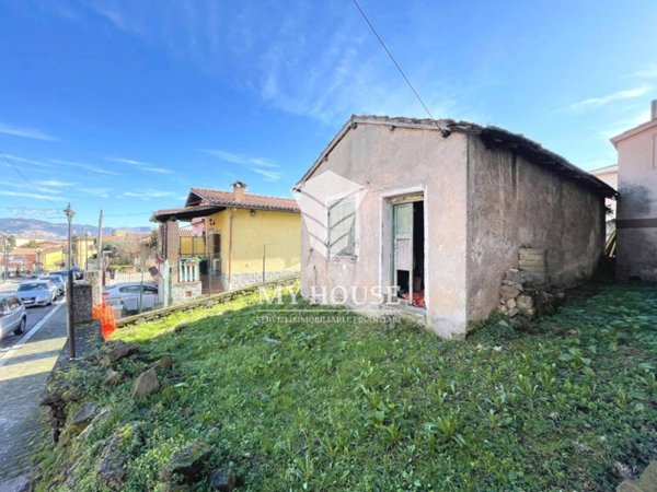 casa indipendente in vendita a Palestrina in zona Carchitti