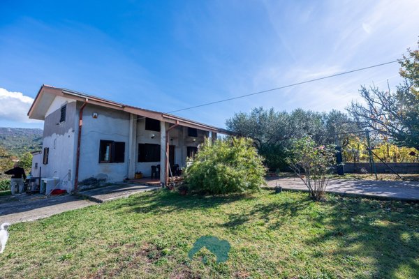 casa indipendente in vendita a Palestrina in zona Carchitti