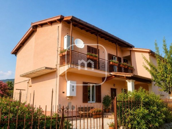 appartamento in vendita a Palestrina in zona Carchitti