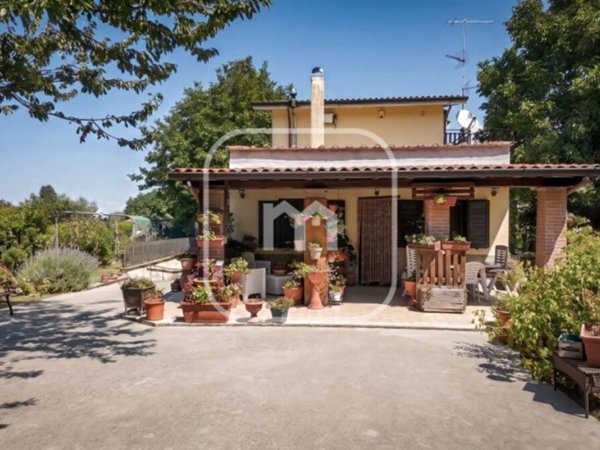 casa indipendente in vendita a Palestrina in zona Carchitti