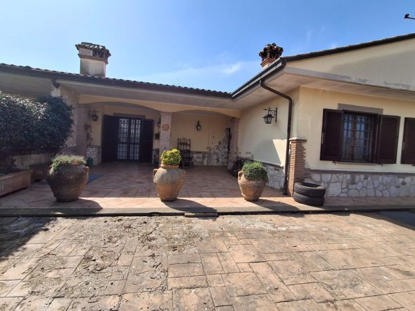 casa indipendente in vendita a Palestrina in zona Carchitti