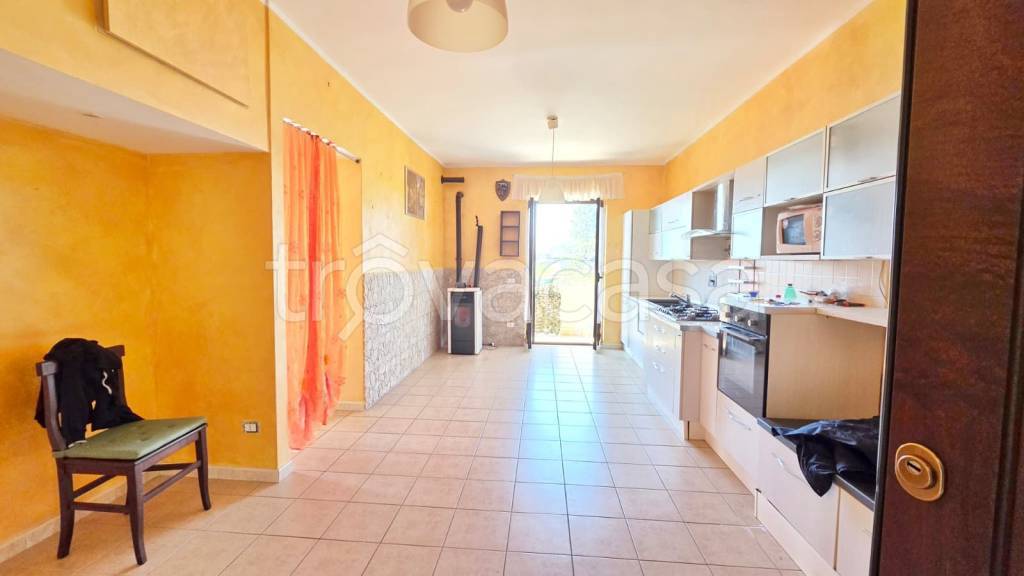 appartamento in vendita a Palestrina in zona Carchitti