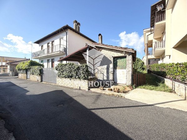 appartamento in vendita a Palestrina in zona Carchitti
