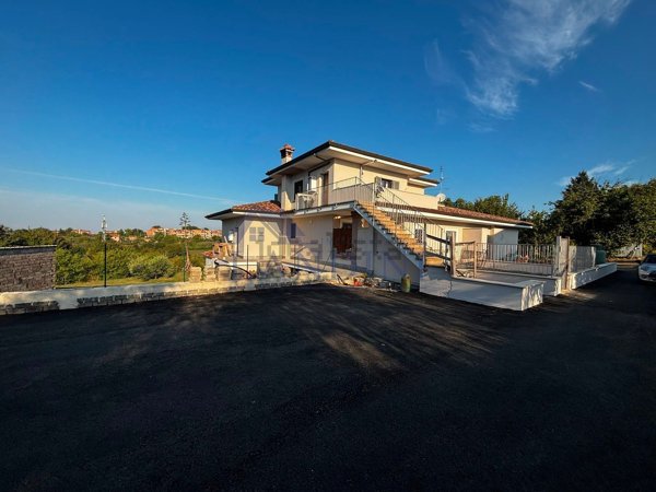 appartamento in vendita a Palestrina in zona Carchitti